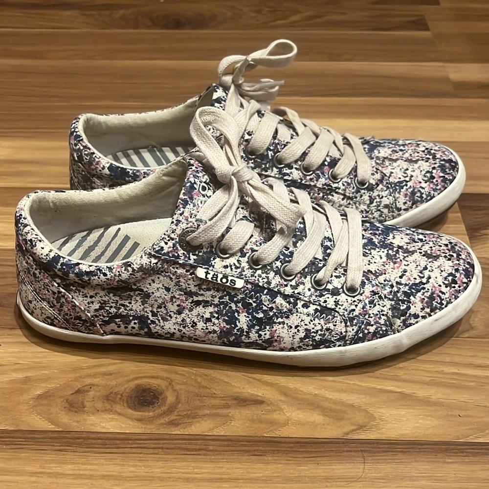 Taos Colorful Canvas Sneakers women size 9